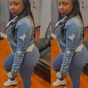 Meet your Posher, Danielle